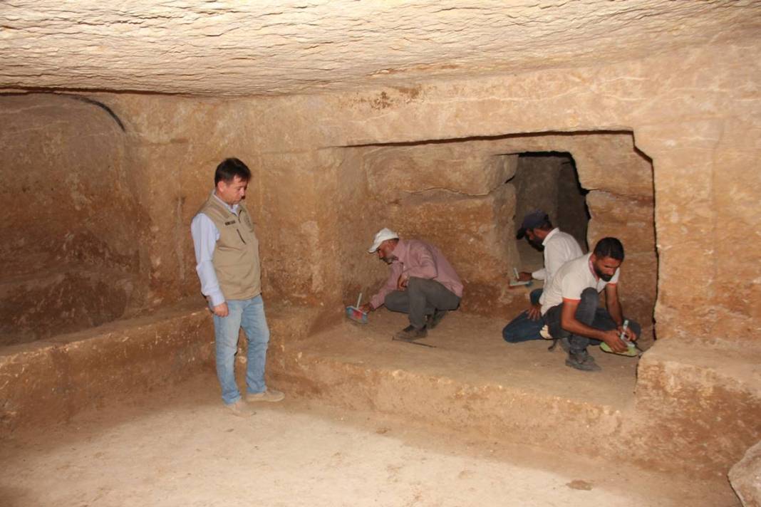 Kaçak kazı yaparken öyle bir şeye denk geldiler ki az kalsın çarpılıyorlardı! Yetkililer, iş üstündeyken yakaladı 5